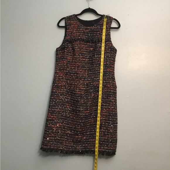 Elegant Tweed Sleeveless Dress - Picture 5 of 15
